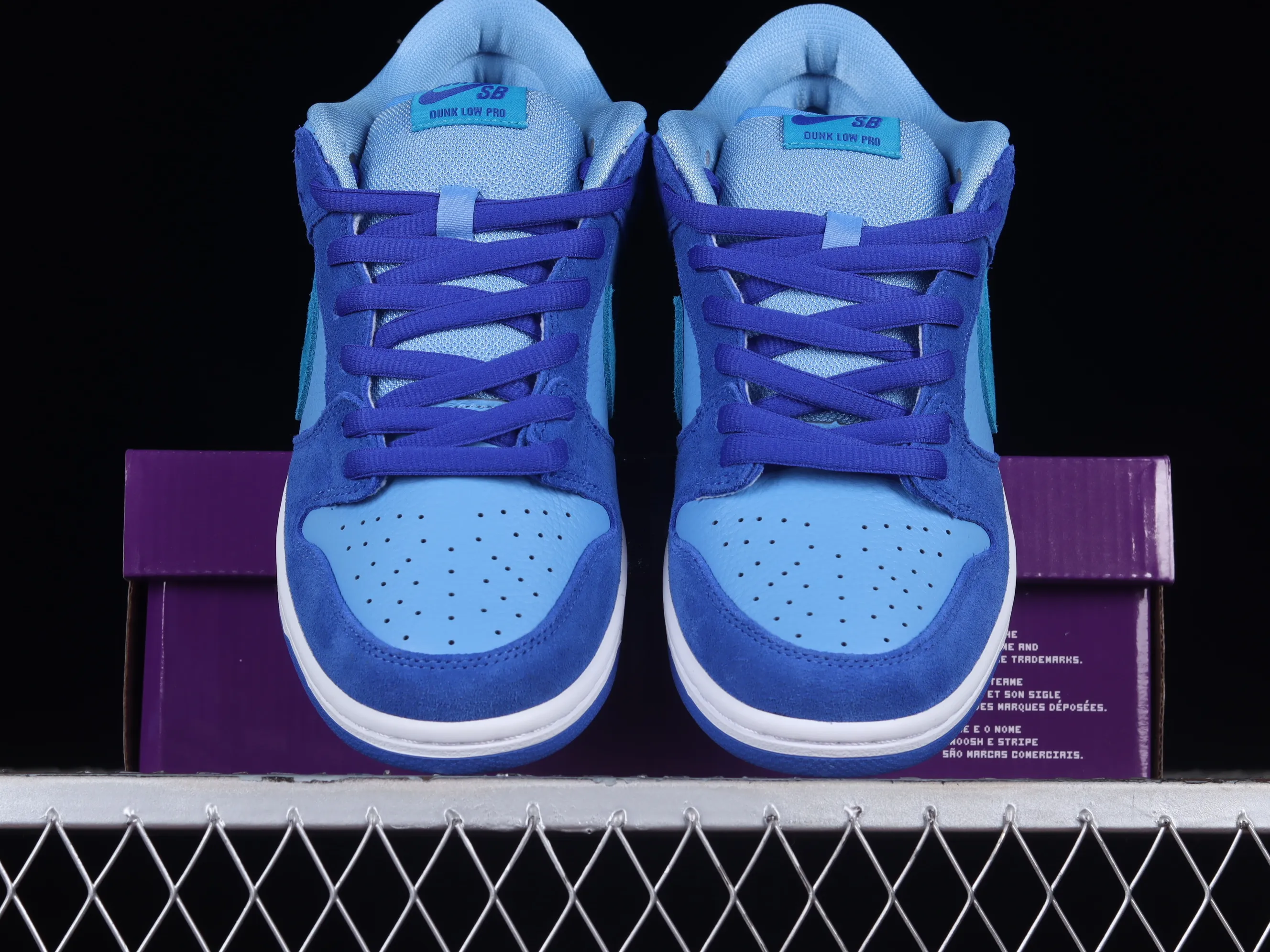 All categories Nk SB Dunk series Nk SB Dunk Low low-top sneakers M version pure original Nk SB Dunk Low Blue Raspberry blue raspberry SB low-top sports and leisure sneakers DM0807-400